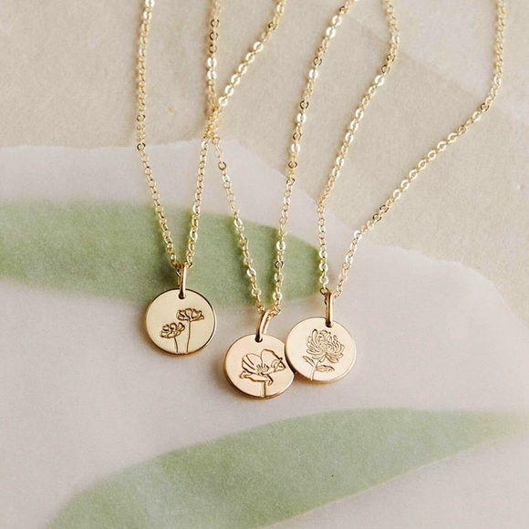 Poppy August Birth Flower Dainty Charm Necklace - Picture 6 of 16